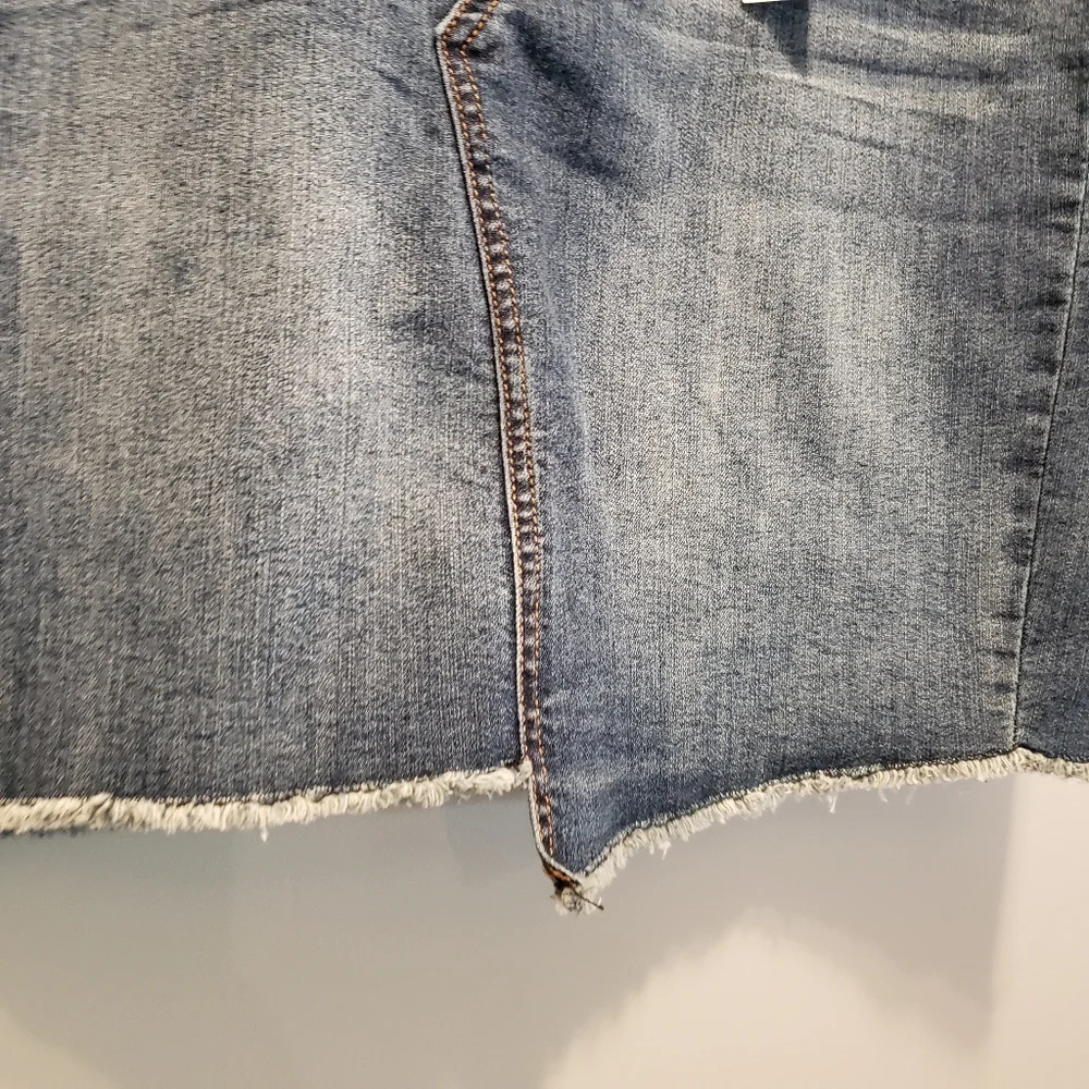 Hollywood & Vine Denim Mini Skirt | Medium Wash | Raw Hem | Revolve NWT!